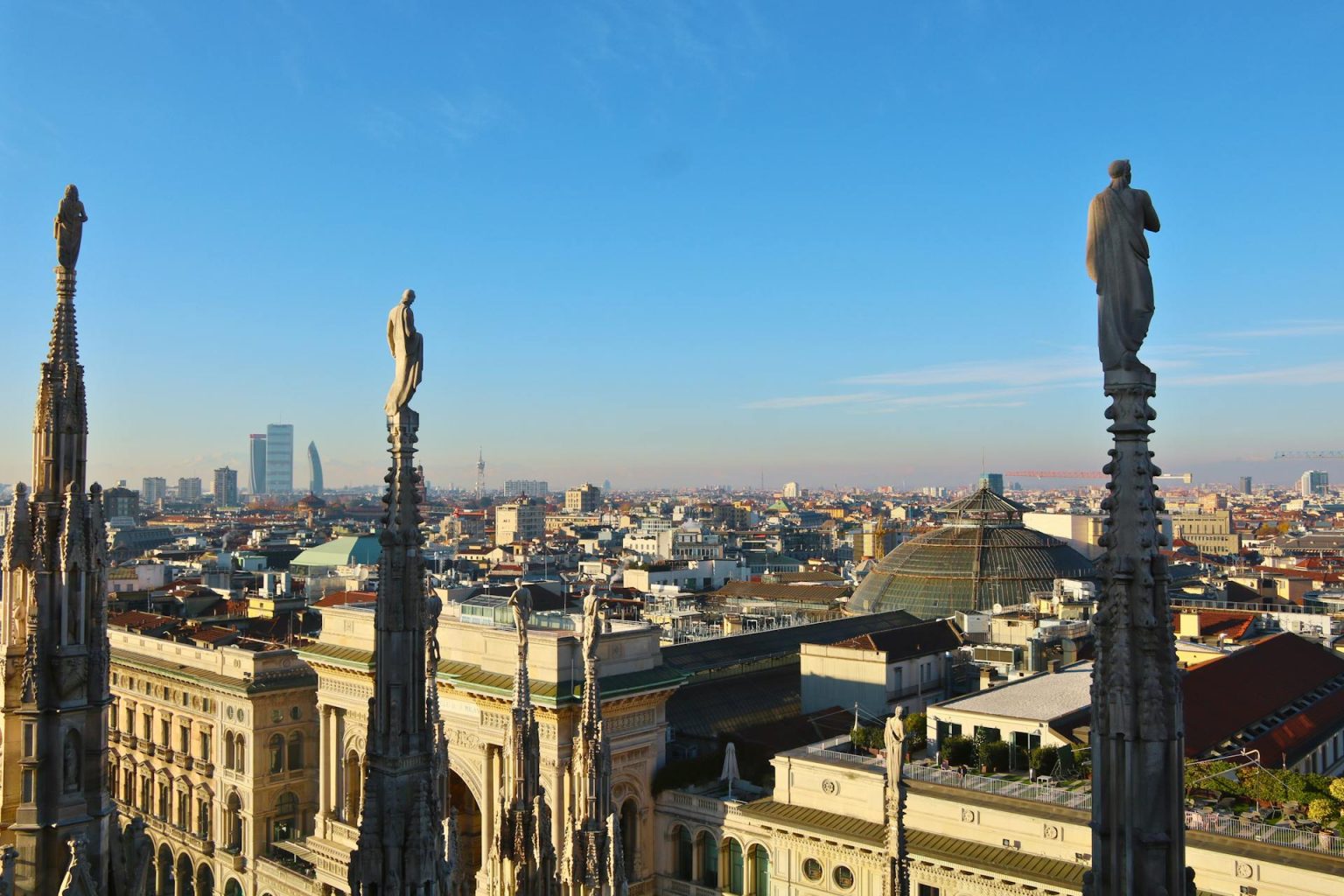 Milan Travel Guide 2026: What to Do, See, Eat & Avoid – AiFly