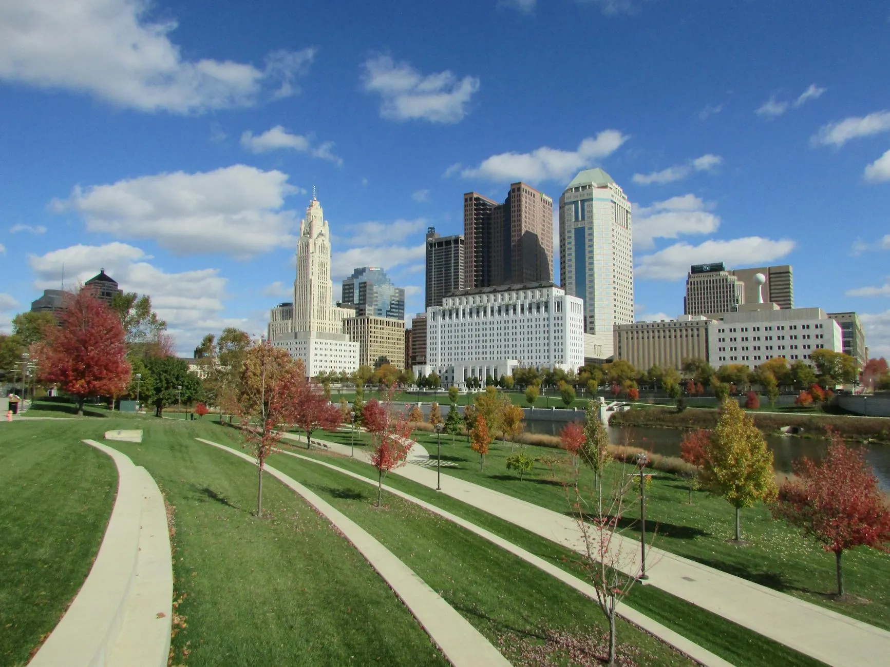 Columbus Ohio — Experience the striking skyline of downtown Columbus, Ohio in the vibrant colors of fall.