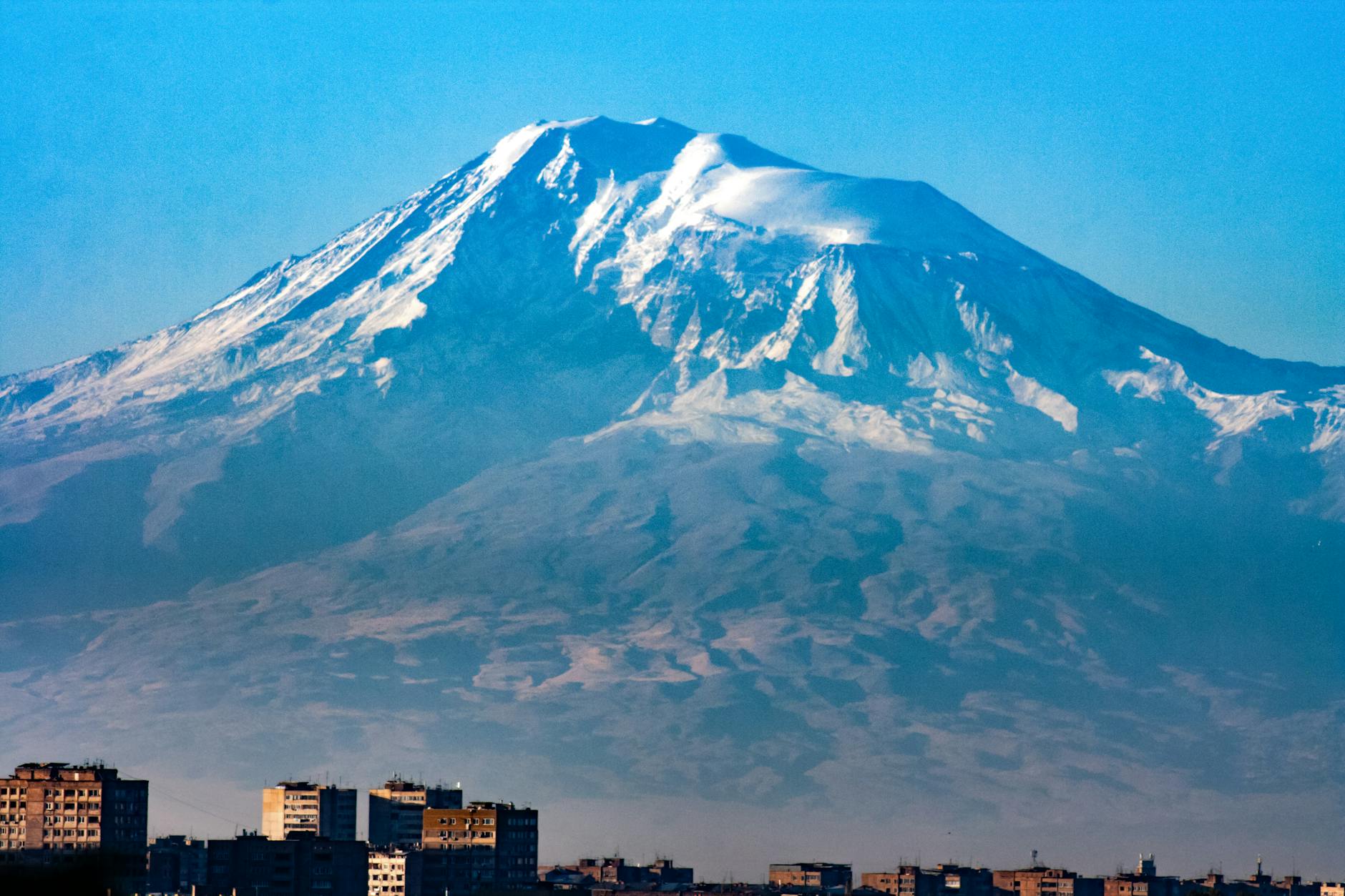 Yerevan Armenia — Stunning view of Mount Ararat covered in snow, towering over Yerevan cityscape in Armenia.