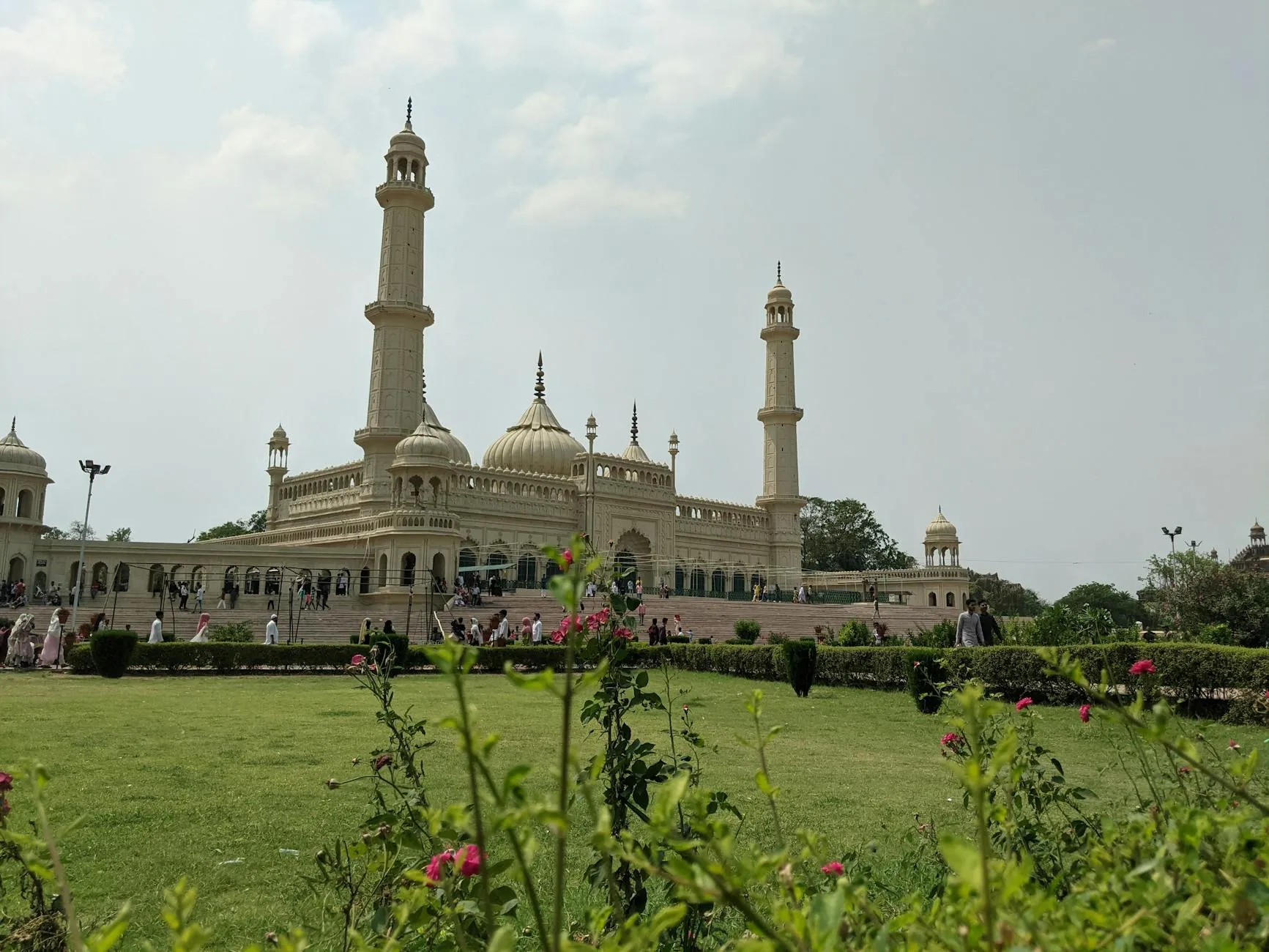 Lucknow, India — Stunning view of Bara Imambara and gardens in Lucknow, India under a bright sky.