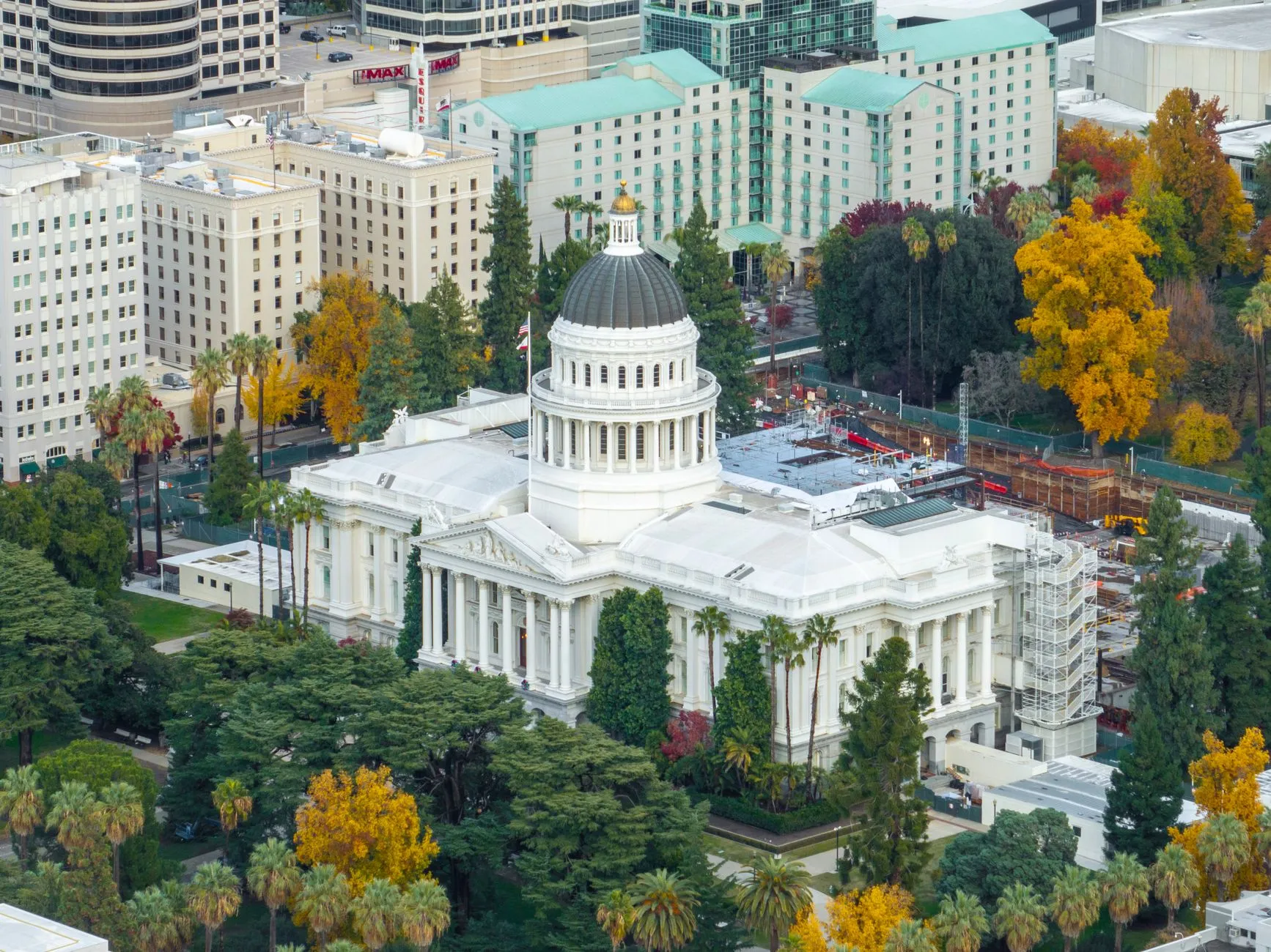 Sacramento, California — Aerial shot of the California State Capitol surrounded by colorful autumn foliage in downtown Sacramento.