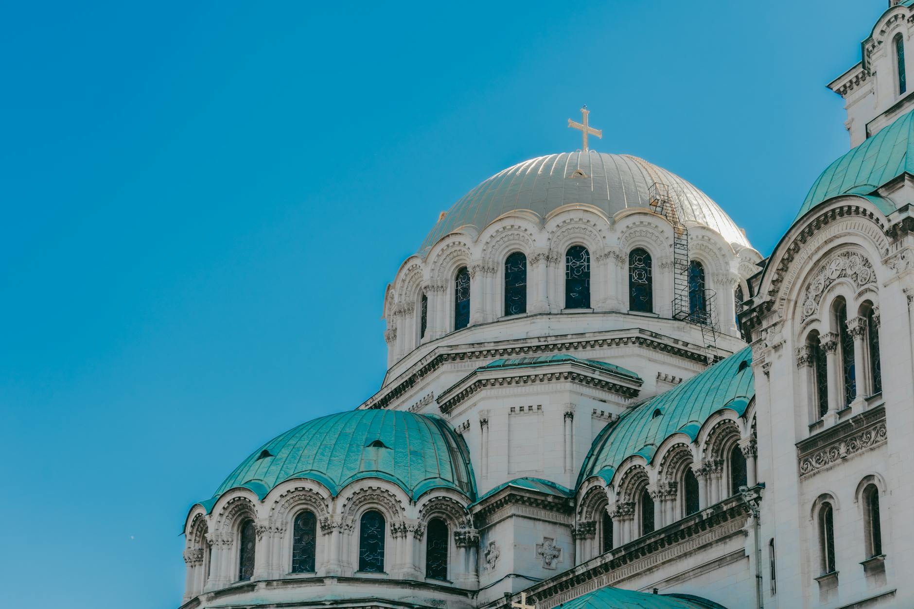 Sofia, Bulgaria — Alexander Nevsky Cathedral and city skyline