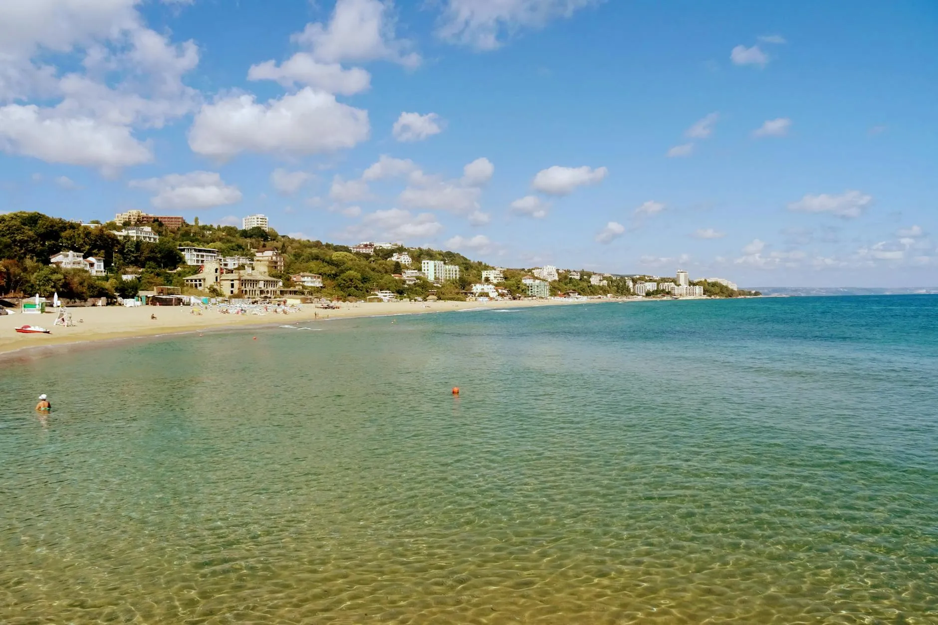 Varna, Bulgaria — Black Sea coast and seaside promenade