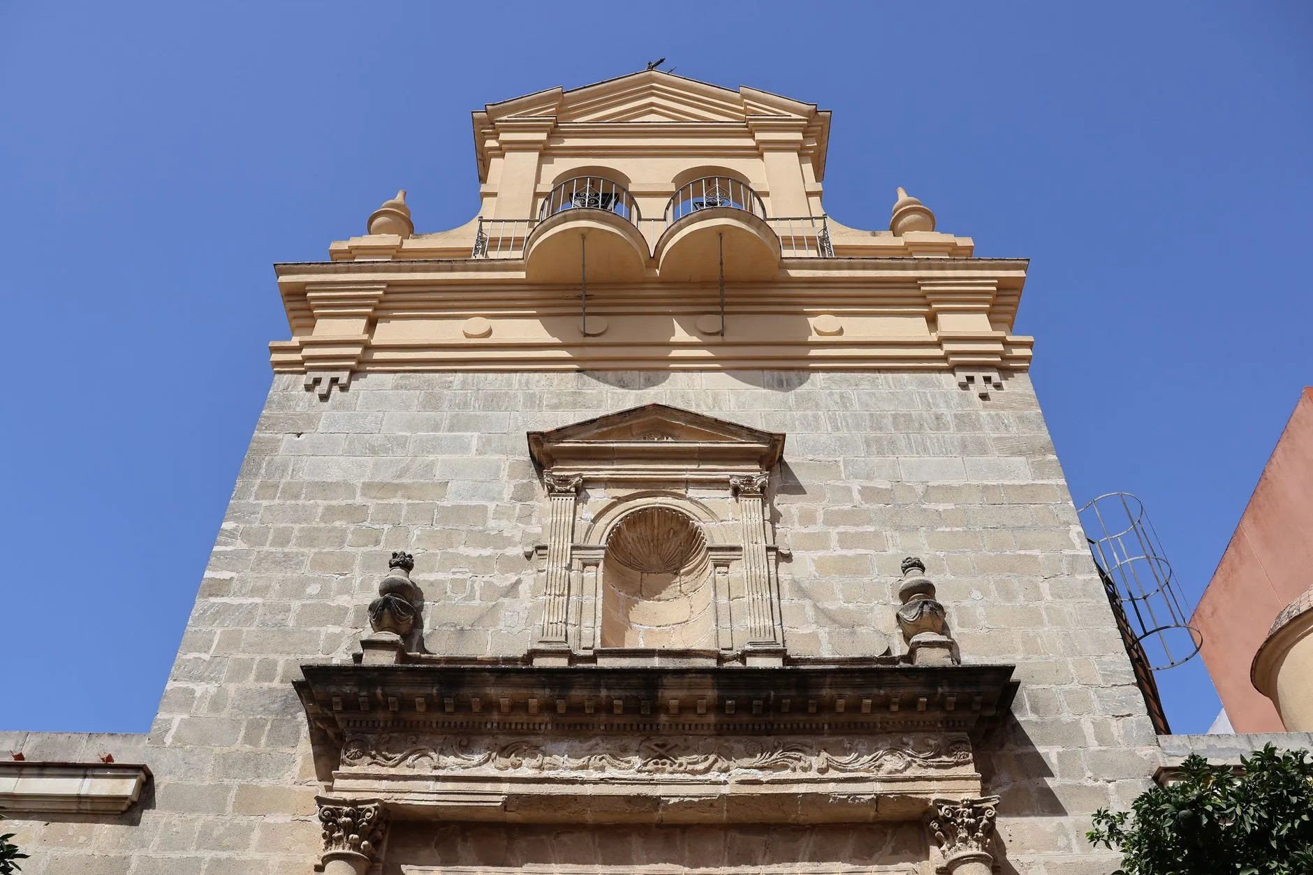 Jerez de la Frontera, Spain — Impressive architectural facade of a historic church in Jerez de la Frontera, Andalusia, Spain.