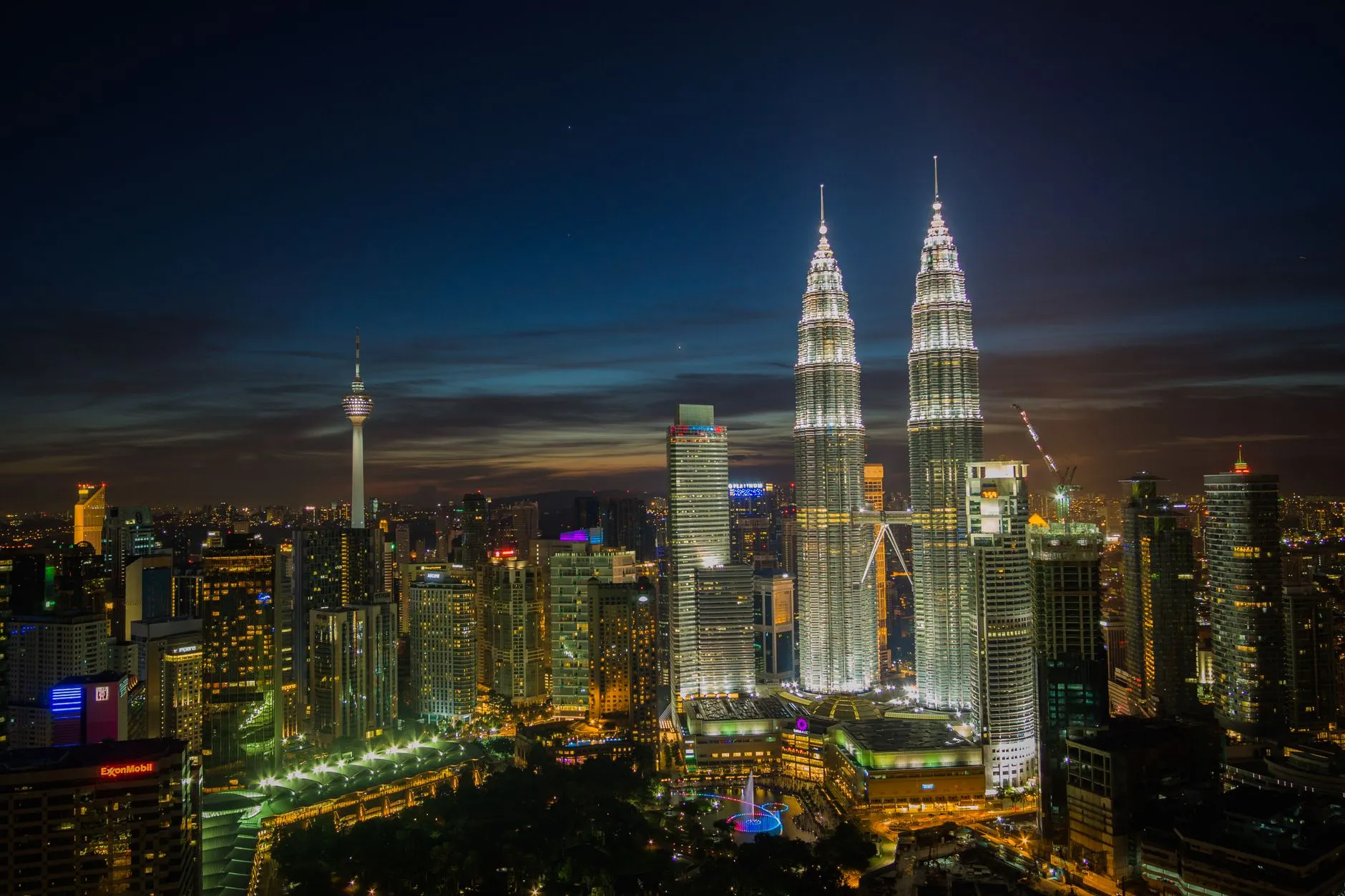 Kuala Lumpur, Malaysia — Petronas Towers night skyline