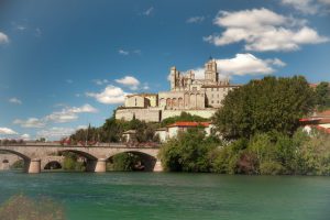 Béziers Cap d'Agde (BZR) Airport Guide 2026 — One Airline, Nine Routes, Two Coasts