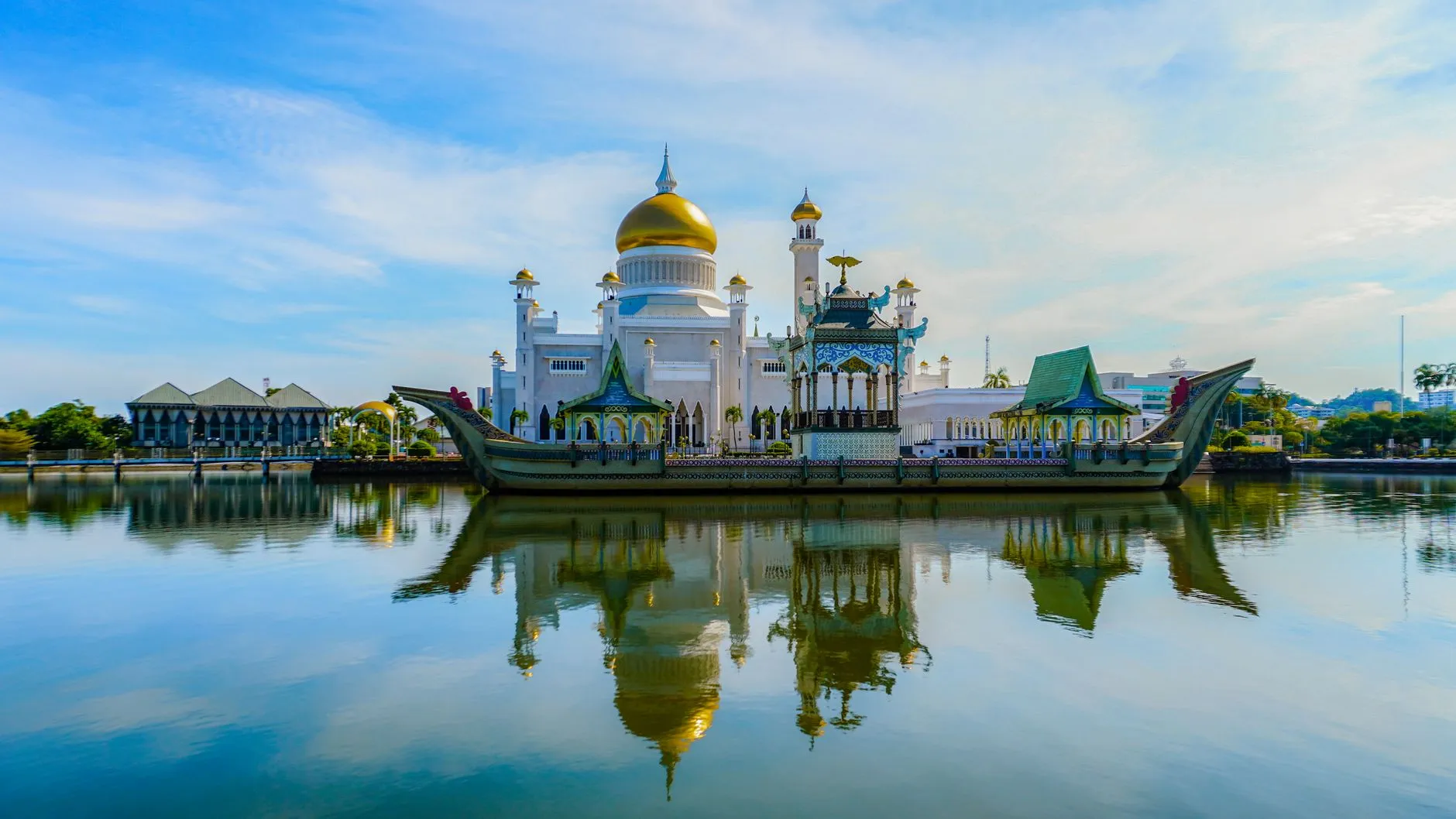 Omar Ali Saifuddien Mosque reflected in its lagoon, Bandar Seri Begawan, Brunei